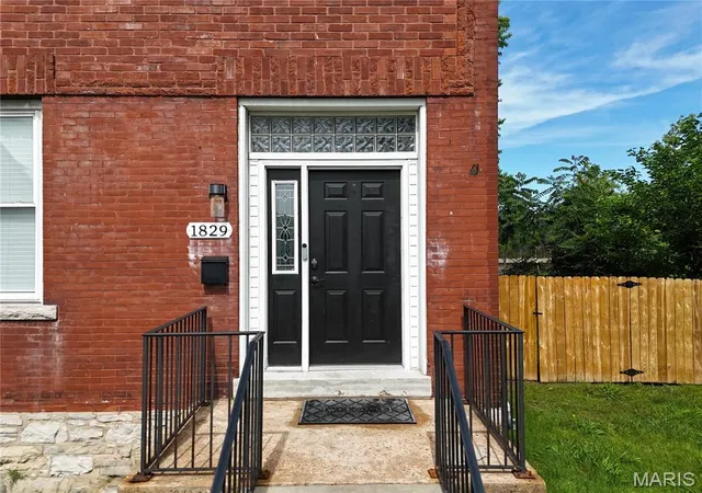 5th image of 1829 Oregon Ave, St Louis, MO 63104 | MLS# MIS26033758