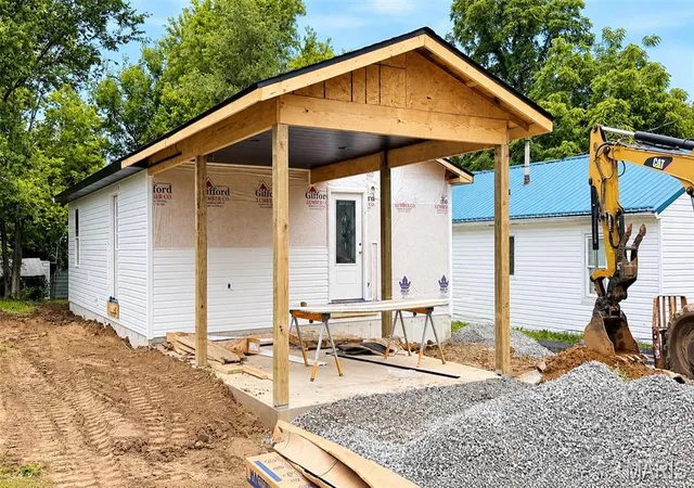 Homes for sale in Fredericktown, MO | 508 E Marvin Ave, Fredericktown, MO 63645 | MLS# MIS26033769