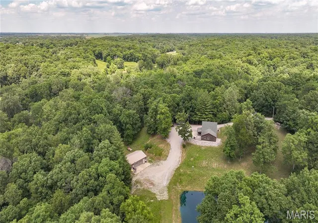Homes for sale in Brighton, IL | 20095 Hidden Lakes Ln, Brighton, IL 62012 | MLS# MIS26033822