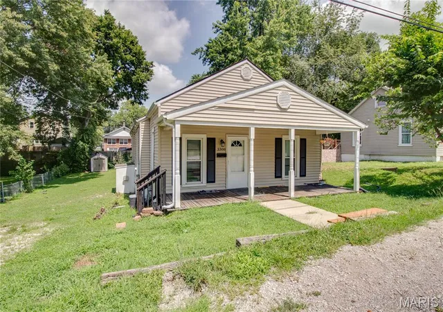 1st image of 3308 Fernwood Ave, Alton, IL 62002 | MLS# MIS26033866