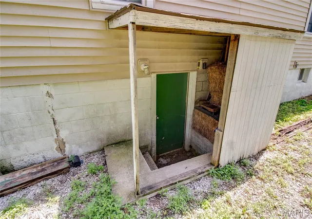 27th image of 3308 Fernwood Ave, Alton, IL 62002 | MLS# MIS26033866
