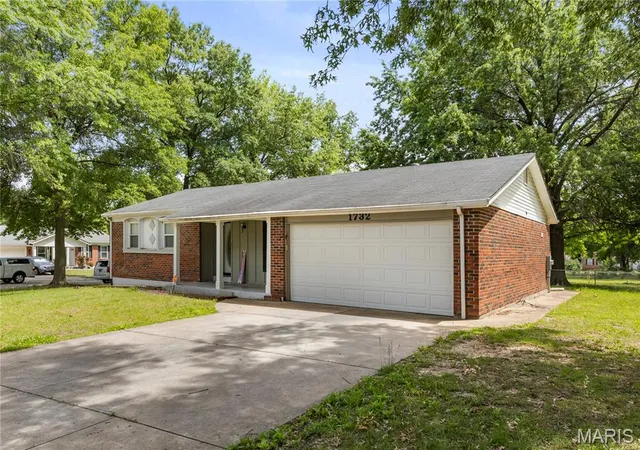 Photo 1 of Single family home for sale at 1732 Del Rosa Wy, Saint Louis, MO 63138 | MLS# MIS26033875 | Listing updated on 2026-09-28