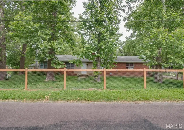 Homes for sale in Cottage Hills, IL | 427 Ruth Ave, Cottage Hills, IL 62018 | MLS# MIS26033880