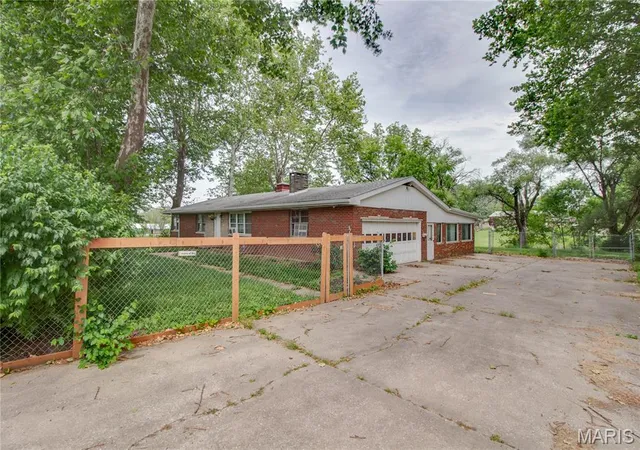 Homes for sale in Cottage Hills, IL | 427 Ruth Ave, Cottage Hills, IL 62018 | MLS# MIS26033880