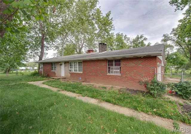 Homes for sale in Cottage Hills, IL | 427 Ruth Ave, Cottage Hills, IL 62018 | MLS# MIS26033880