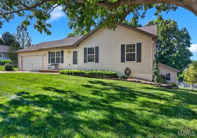 Homes for sale in Marthasville, MO | 808 Northridge Dr, Marthasville, MO 63357 | MLS# MIS26033884