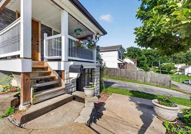 4th image of 5616 Willard Ave, Saint Louis, MO 63123 | MLS# MIS26033885
