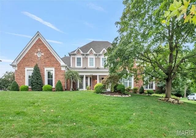 Photo 1 of Single family home for sale at 2154 White Lane Dr, Chesterfield, MO 63017 | MLS# MIS26033915 | Listing updated on 2026-09-13