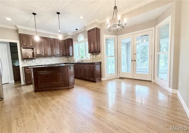 Photo 2 of Single family home for sale at 2154 White Lane Dr, Chesterfield, MO 63017 | MLS# MIS26033915 | Listing updated on 2026-09-13