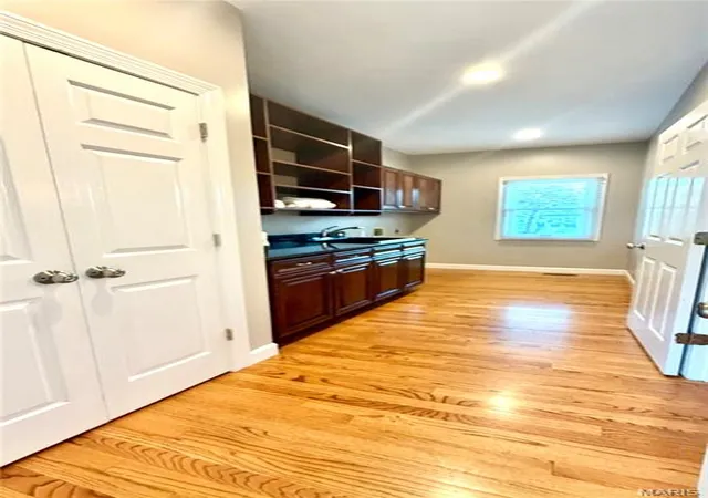 Photo 4 of Single family home for sale at 2154 White Lane Dr, Chesterfield, MO 63017 | MLS# MIS26033915 | Listing updated on 2026-09-13