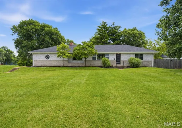 Homes for sale in Manchester, MO | 504 Wren Ave, Manchester, MO 63021 | MLS# MIS26033916