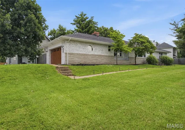 Homes for sale in Manchester, MO | 504 Wren Ave, Manchester, MO 63021 | MLS# MIS26033916