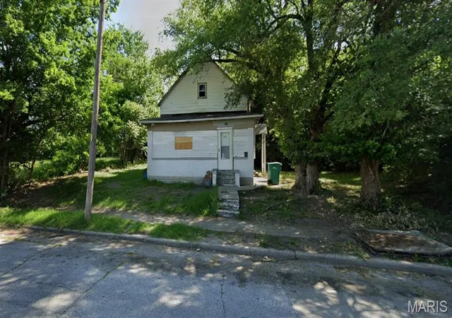 Homes for sale in East Saint Louis, IL | 1713 Market Ave, East Saint Louis, IL 62207 | MLS# MIS26033917