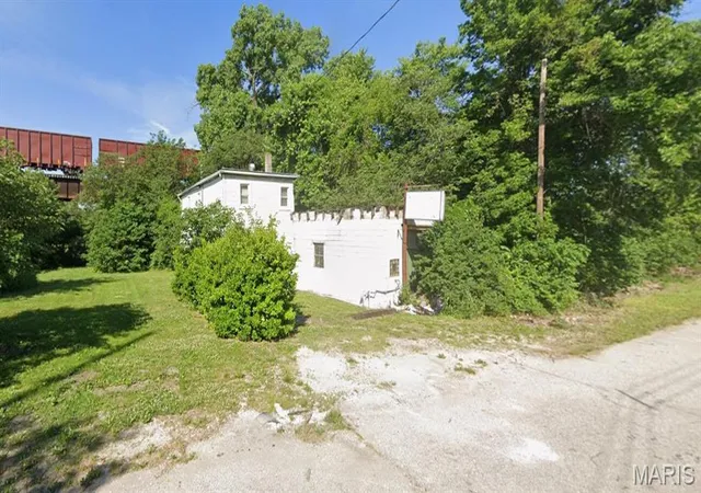 Homes for sale in East Saint Louis, IL | 1956 Baker Ave, East Saint Louis, IL 62207 | MLS# MIS26033918