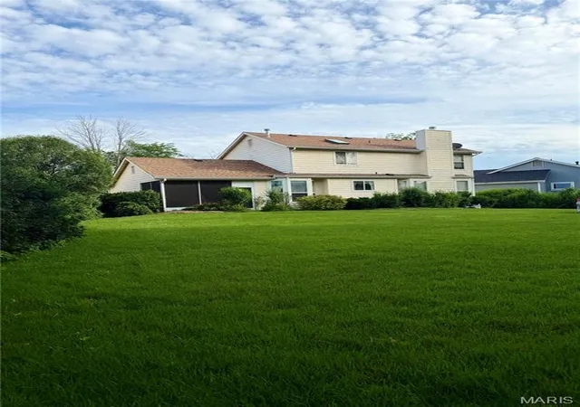 2nd image of 4162 Bugle Bend Dr, Florissant, MO 63034 | MLS# MIS26033923