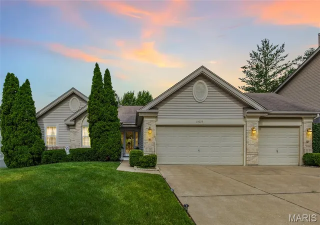 Homes for sale in Florissant, MO | 13025 Kinsley Heights Dr, Florissant, MO 63033 | MLS# MIS26033940