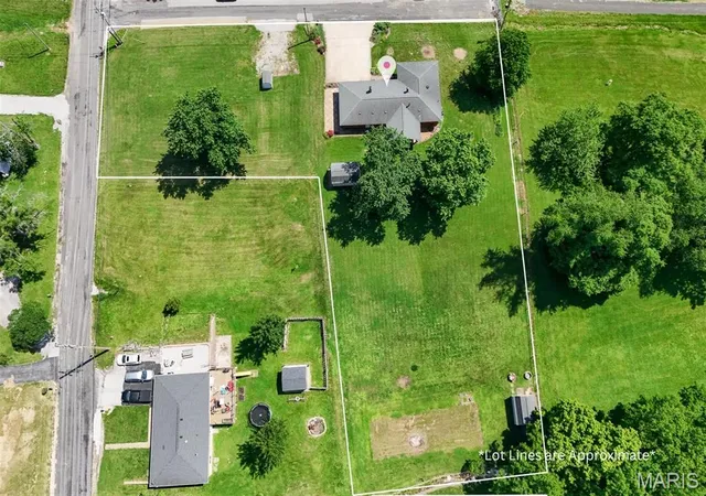 Homes for sale in Cottage Hills, IL | 47 Eva Ave, Cottage Hills, IL 62018 | MLS# MIS26033948