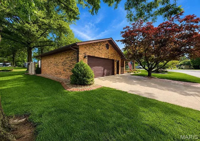Homes for sale in Trenton, IL | 315 Pin Oak St, Trenton, IL 62293 | MLS# MIS26033971