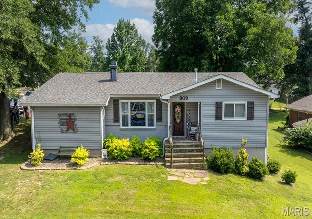 Homes for sale in Dexter, MO | 809 Boucher St, Dexter, MO 63841 | MLS# MIS26034010