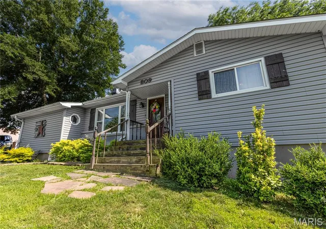 Homes for sale in Dexter, MO | 809 Boucher St, Dexter, MO 63841 | MLS# MIS26034010