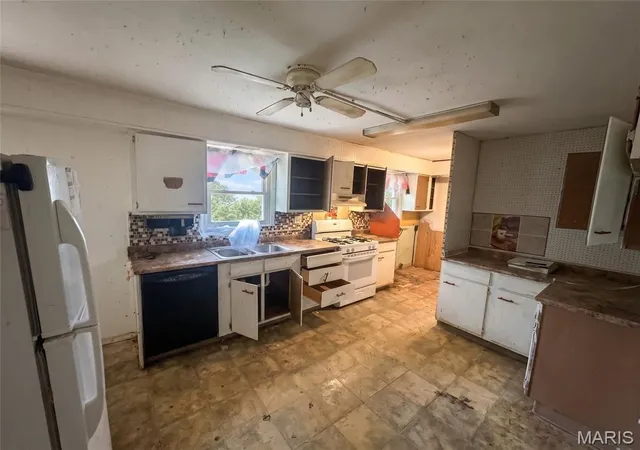 Photo 2 of Single family home for sale at 11424 Larimore Rd, St Louis, MO 63138 | MLS# MIS26034037 | Listing updated on 2026-09-21
