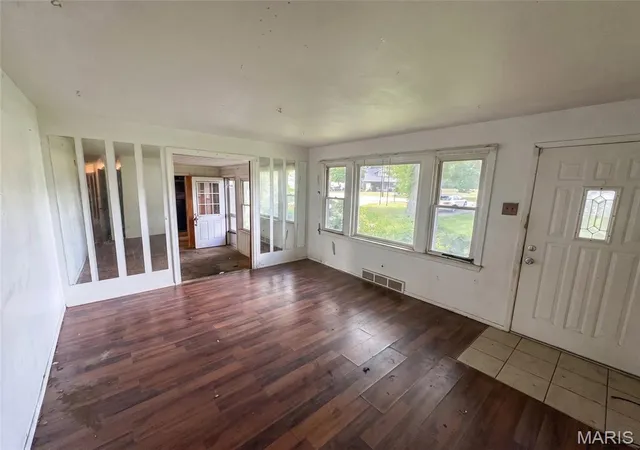 Photo 4 of Single family home for sale at 11424 Larimore Rd, St Louis, MO 63138 | MLS# MIS26034037 | Listing updated on 2026-09-21