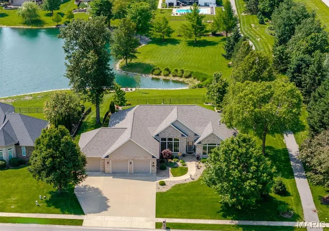 Homes for sale in O Fallon, IL | 8402 Braeswood Estates Dr, O Fallon, IL 62269 | MLS# MIS26034058