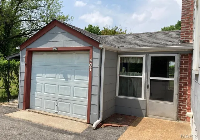 image of 407 Coppinger Dr, Saint Louis, MO 63135 | MLS# MIS26034075