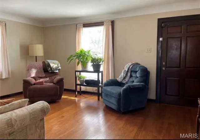 image of 407 Coppinger Dr, Saint Louis, MO 63135 | MLS# MIS26034075