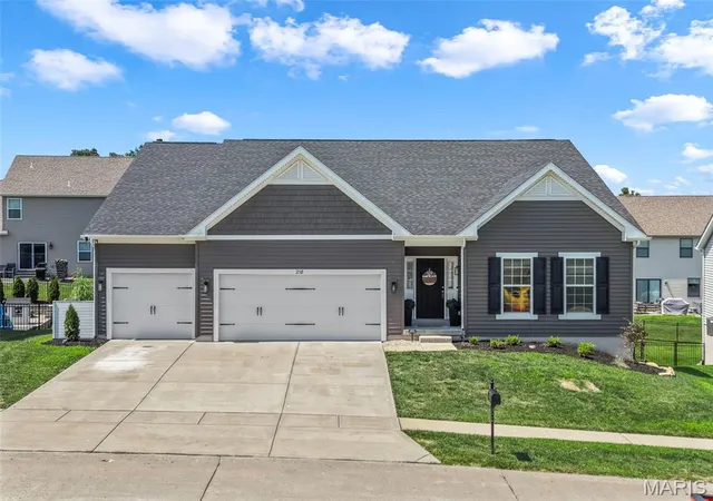 Homes for sale in Wentzville, MO | 218 Carlton Point Dr, Wentzville, MO 63385 | MLS# MIS26034099