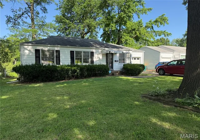 Homes for sale in Bellefontaine Nghbrs, MO | 10335 Ewell Dr, Bellefontaine Nghbrs, MO 63137 | MLS# MIS26034102