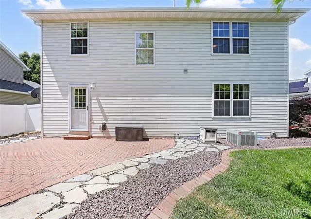 Homes for sale in Glen Carbon, IL | 65 Julie Dr, Glen Carbon, IL 62034 | MLS# MIS26034104