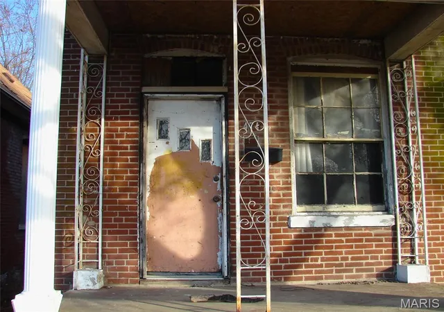 Homes for sale in East St Louis, IL | 472 N 25Th St, East St Louis, IL 62205 | MLS# MIS26034132