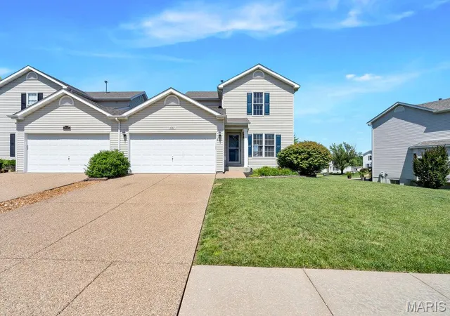 Homes for sale in Wentzville, MO | 1067 Chesterfield Dr, Wentzville, MO 63385 | MLS# MIS26034139