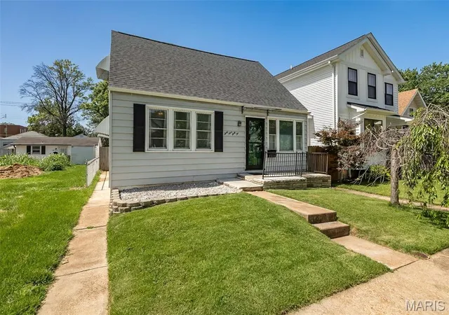 Homes for sale in Saint Louis, MO | 6962 Sutherland Ave, Saint Louis, MO 63109 | MLS# MIS26034161