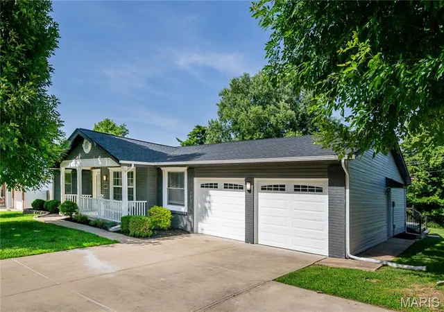 Homes for sale in Unincorporated, MO | 1712 Pensacola Dr, Unincorporated, MO 63146 | MLS# MIS26034164