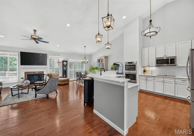 Photo 3 of Single family home for sale at 519 Triton Way Dr, Ballwin, MO 63011 | MLS# MIS26034177 | Listing updated on 2026-08-21