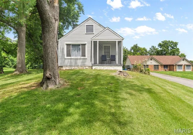 Homes for sale in Florissant, MO | 13600 Old Halls Ferry Rd, Florissant, MO 63033 | MLS# MIS26034183