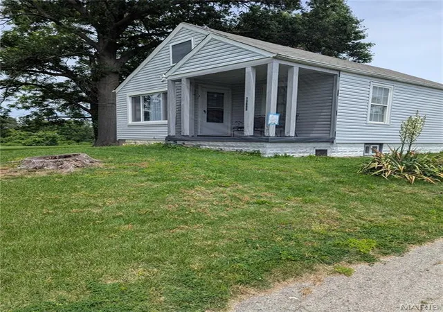 Homes for sale in Florissant, MO | 13600 Old Halls Ferry Rd, Florissant, MO 63033 | MLS# MIS26034183