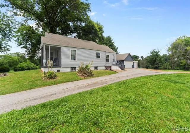 Homes for sale in Florissant, MO | 13600 Old Halls Ferry Rd, Florissant, MO 63033 | MLS# MIS26034183