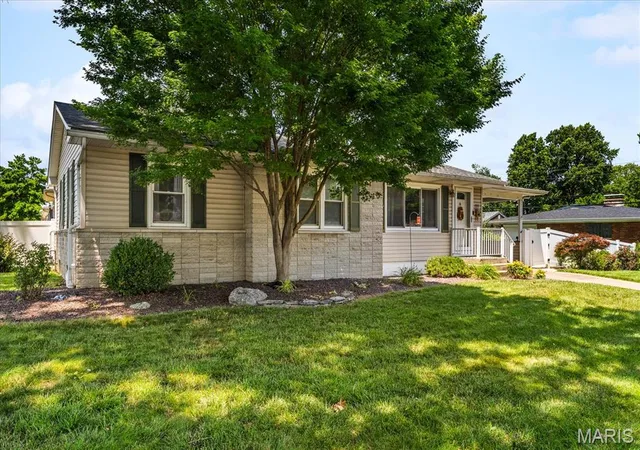 Homes for sale in Edwardsville, IL | 1515 Madison Ave, Edwardsville, IL 62025 | MLS# MIS26034193
