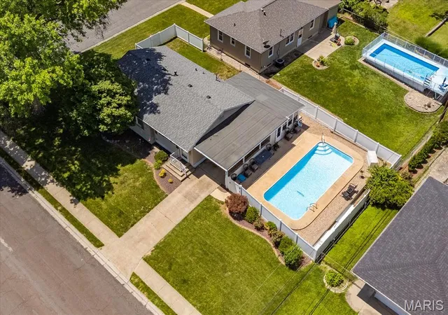 Homes for sale in Edwardsville, IL | 1515 Madison Ave, Edwardsville, IL 62025 | MLS# MIS26034193