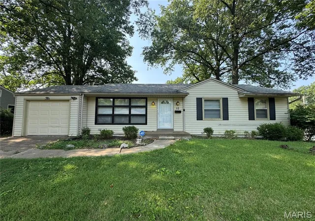Photo 1 of Single family home for sale at 10 Drummond Dr, Saint Louis, MO 63135 | MLS# MIS26034256 | Listing updated on 2026-06-13