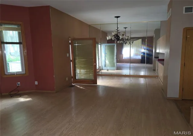 Photo 4 of Townhouse for sale at 24 Columbus Square Dr, Saint Louis, MO 63101 | MLS# MIS26034290 | Listing updated on 2026-07-01