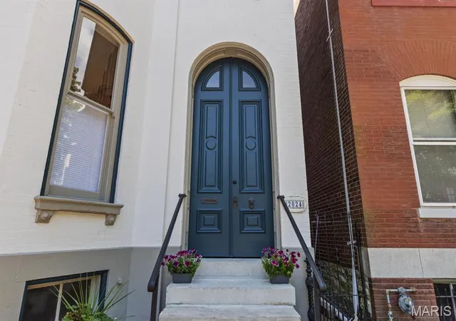 Photo 4 of Single family home for sale at 2024 Rutger St, St Louis, MO 63104 | MLS# MIS26034293 | Listing updated on 2026-09-21