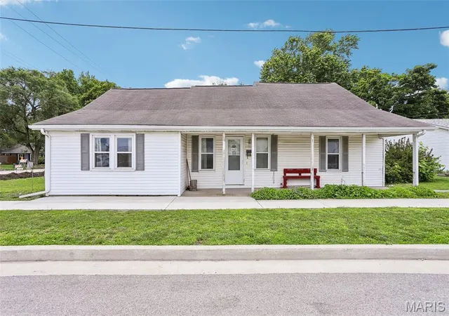 1st image of 226 E Sargent St, Litchfield, IL 62056 | MLS# MIS26034294
