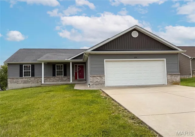Homes for sale in Troy, MO | 139 Palace Way Dr, Troy, MO 63379 | MLS# MIS26034303