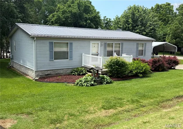 Photo 2 of Sale Pending at 9014 Beach Dr, French Village, MO 63036 | MLS# MIS26034354 | Listing updated on 2026-09-15