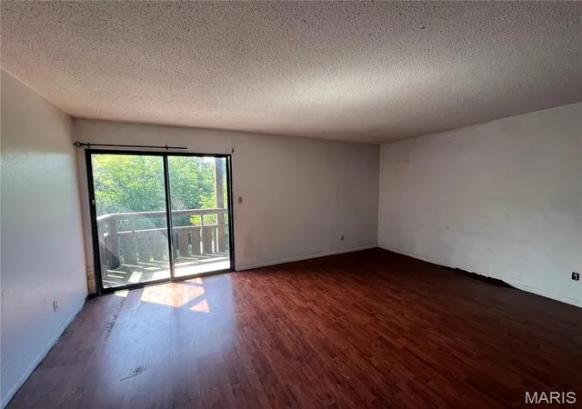 3rd image of 1465 Heritage Lndg #29, Apt 305, Saint Charles, MO 63303 | MLS# MIS26034371