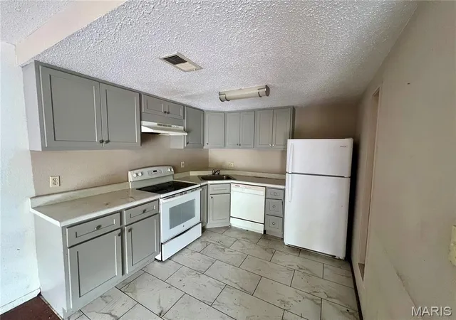 4th image of 1465 Heritage Lndg #29, Apt 305, Saint Charles, MO 63303 | MLS# MIS26034371